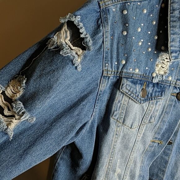 ❤️Between Us Distressed Denim pearl beaded Trucker Jacket - Picture 3 of 7